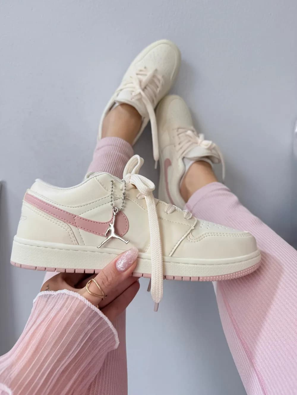 Air Jordan Creme e Rosa